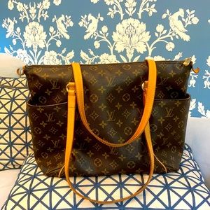 Louis Vuitton Totally MM Handbag
